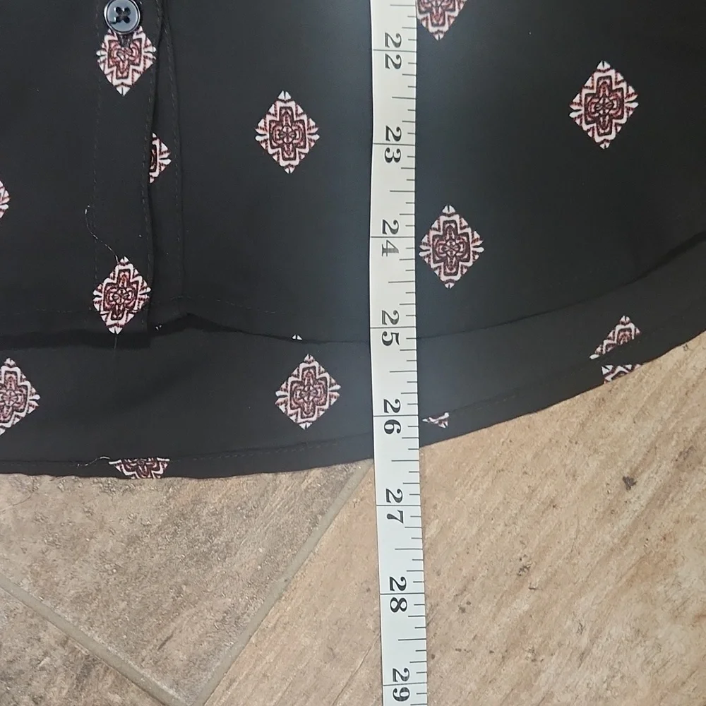 EXPRESS Sleeveless button-down top - Picture 10 of 10